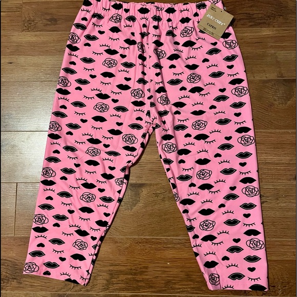 Just Cozy Pants - XL Plus Sz 12-20 Ladies Pink & Black Capri Leggings by Just Cozy a Canadian Co